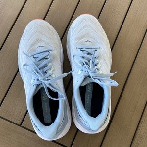 Hoka arahi 6 great condition